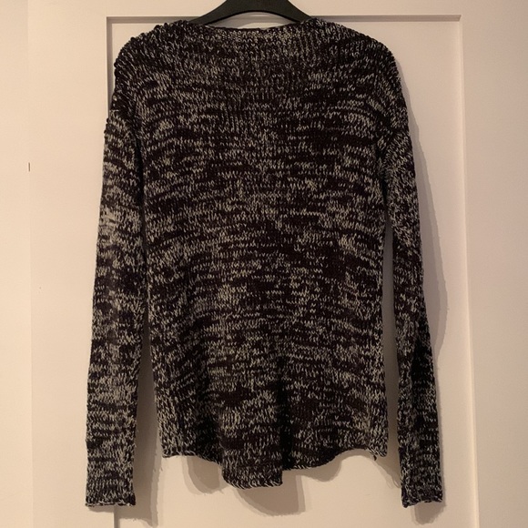 ONLY brand sweater with delicate embroidery on shoulders - Picture 6 of 6